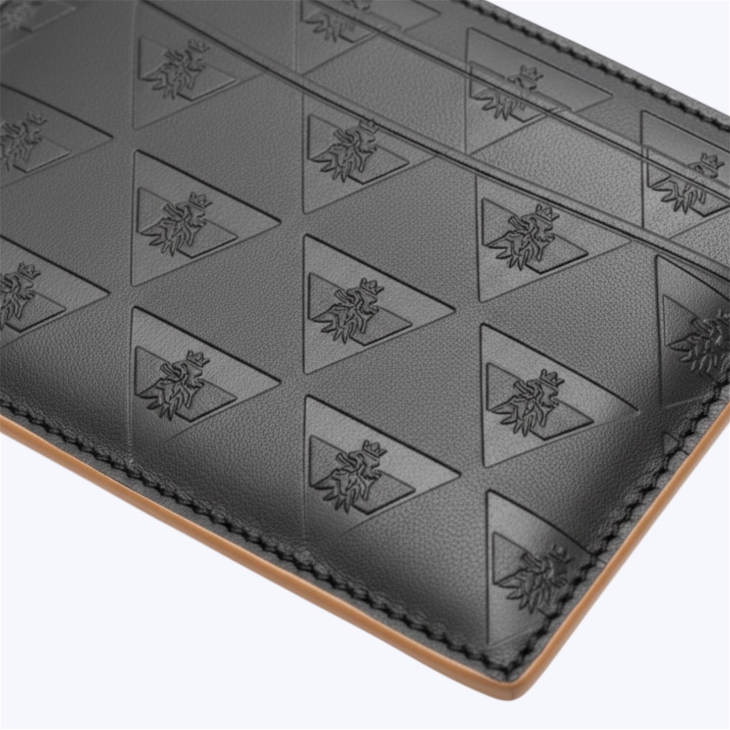 Leão Branco embossed lion detail black leather cardholder craftsmanship