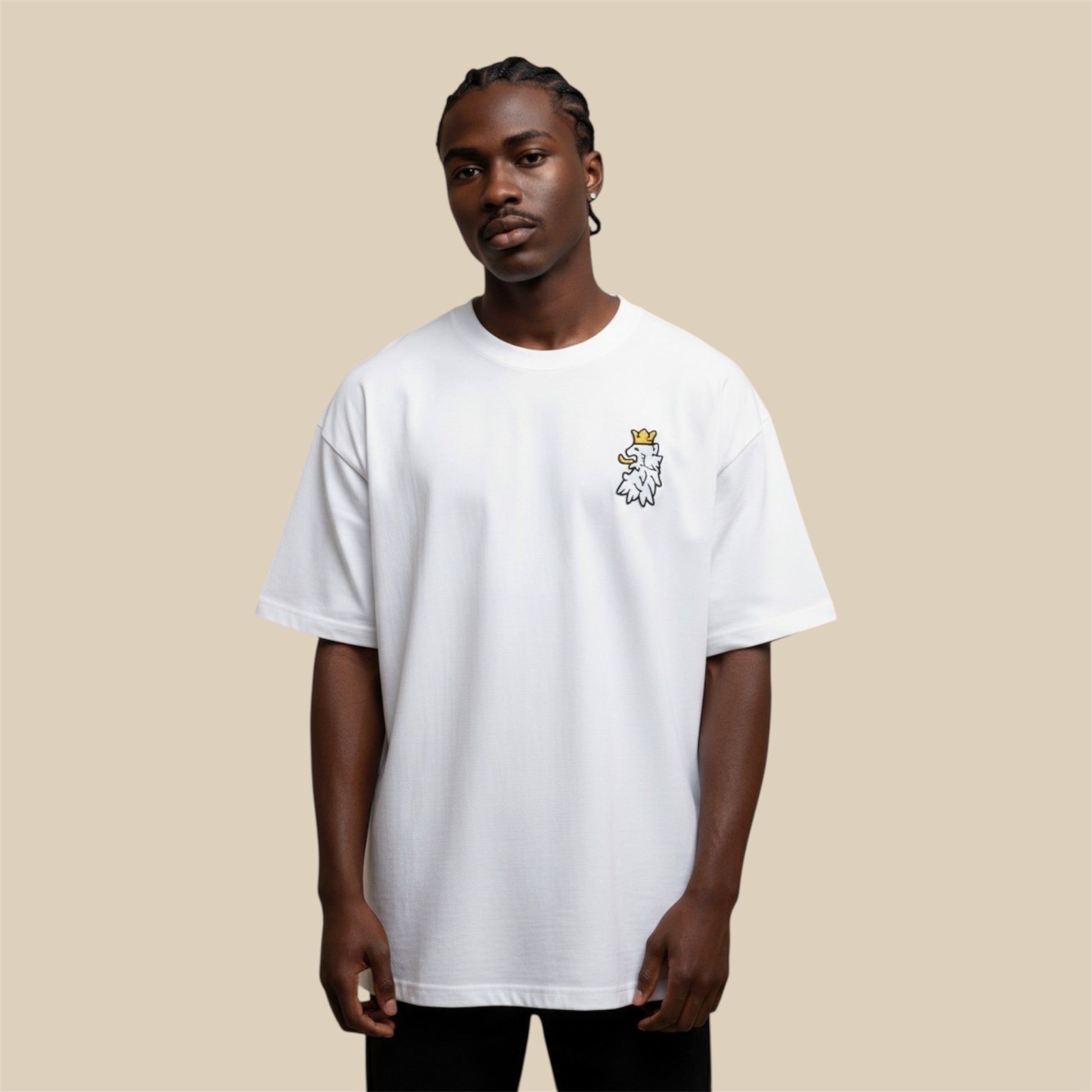 Leão Branco motif white tee with crowned white lion embroidery