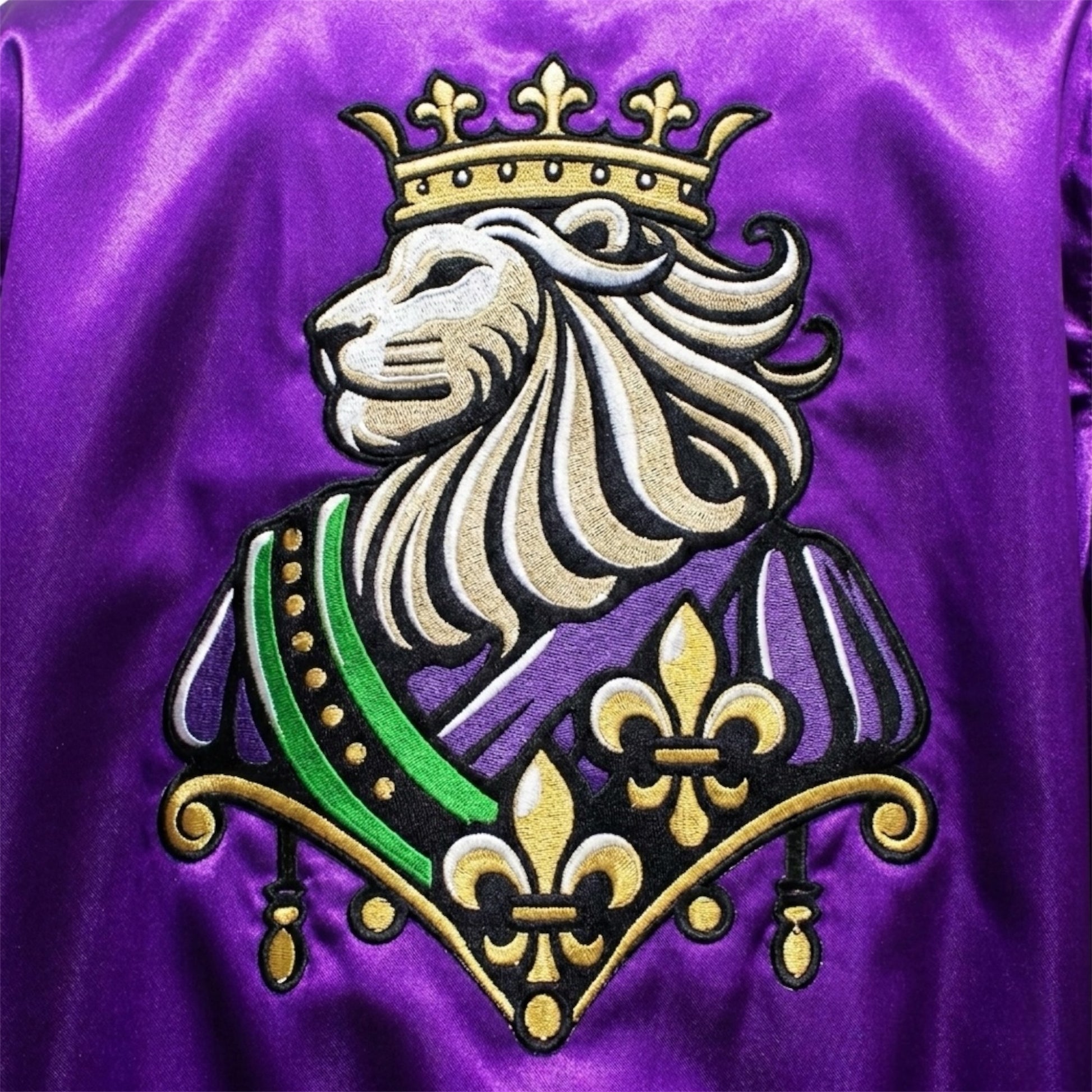  R10 MG25 violet satin bomber Leao Branco embroidery detail
