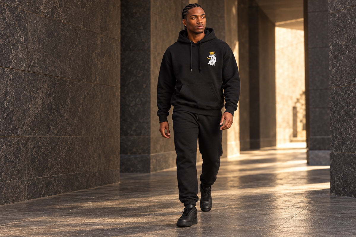 Black R10 sweatpants paired with Leão hoodie
