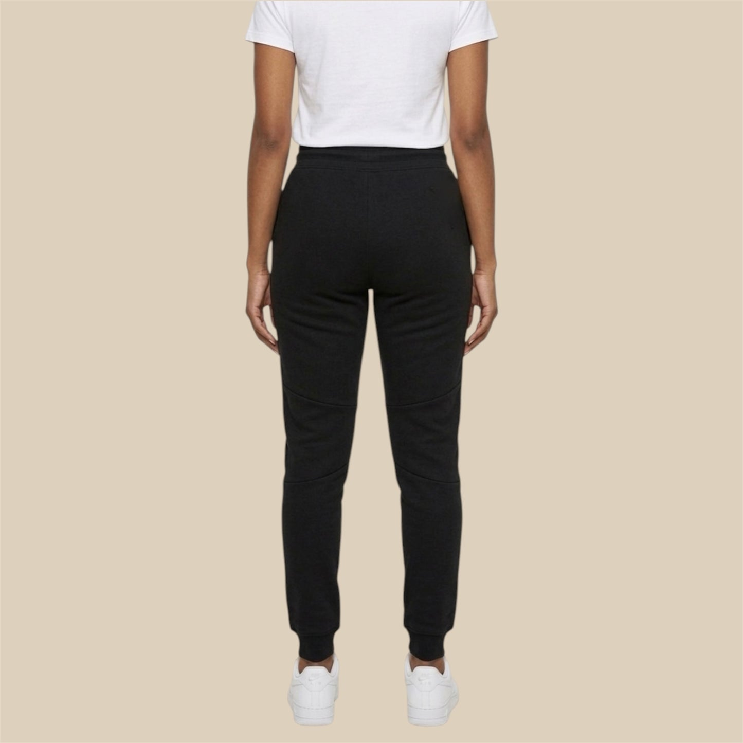 R10 black Uraeus e Abutre joggers back view