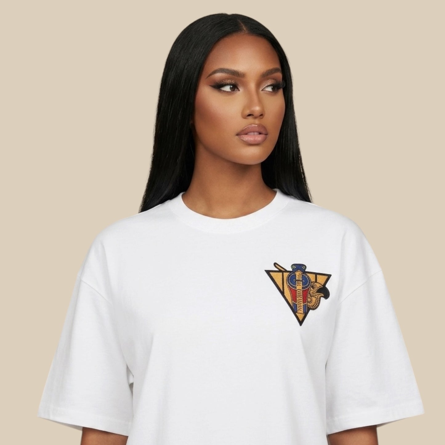 R10 white Uraeus e Abutre tee model view