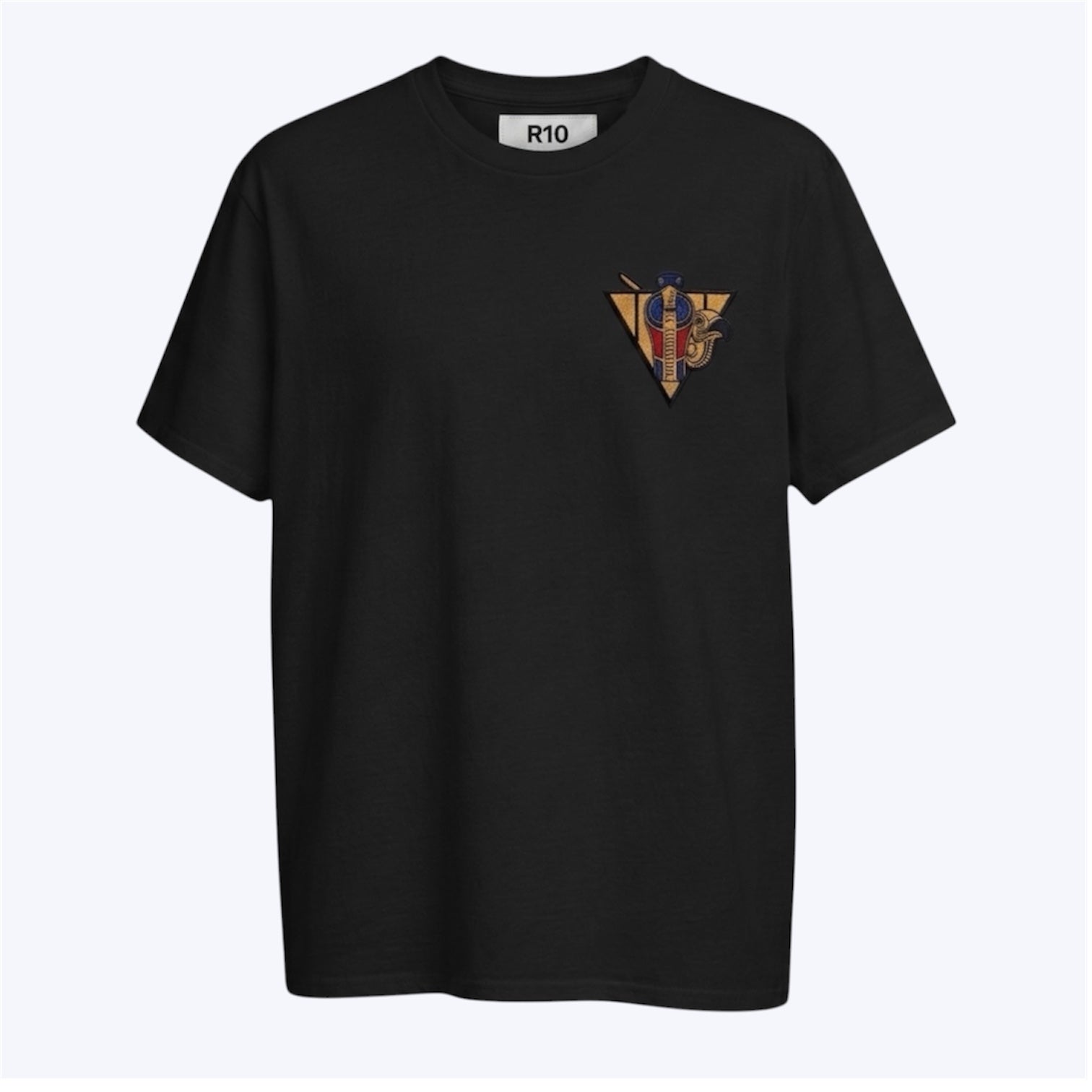 R10 black Uraeus e Abutre tee isolated on off white background