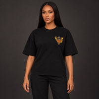 Black R10 Uraeus e Abutre Emblem Tee — front view on model.