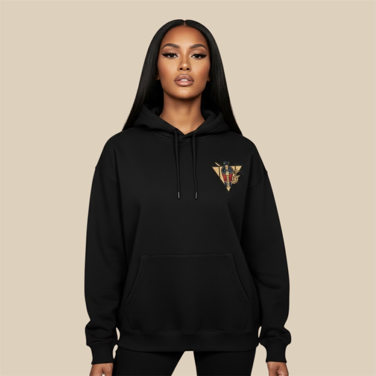 Uraeus e Abutre premium hoodie with embroidered cobra and vulture emblems