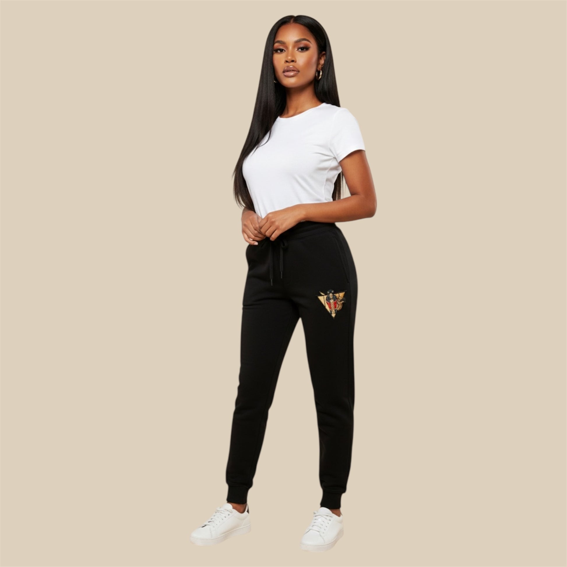 Model wearing black Uraeus e Abutre joggers by R10 with tapered fit and minimalist luxury design.