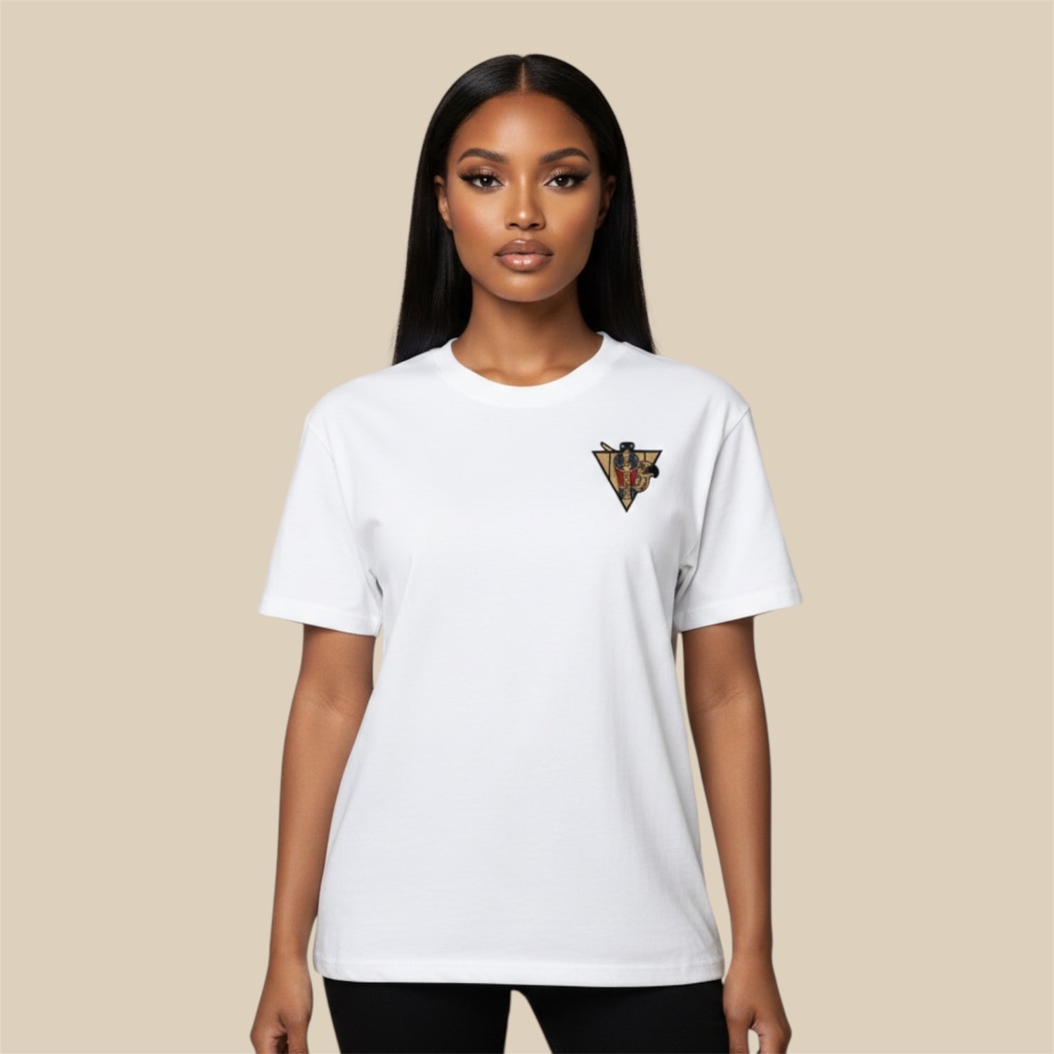 Uraeus e Abutre emblem white tee with cobra and vulture embroidery